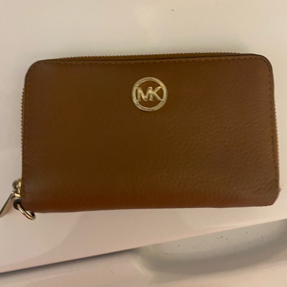 Michael Kors zip wallet
